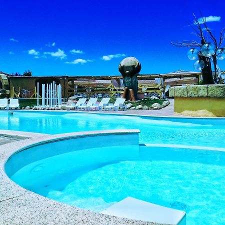 Hotel Minnia Budoni Exteriör bild
