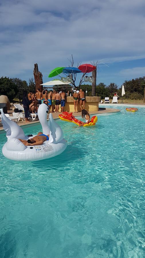 Hotel Minnia Budoni Exteriör bild